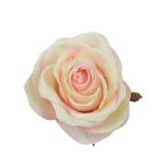 Sztuczna róża z listkiem w kolorze morelowo kremowym 10 cm