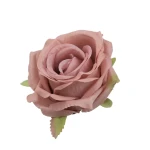 Sztuczna róża w pąku w kolorze pudrowym różu 8 cm
